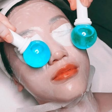 Klassische Gesichtsbehandlung oder Microneedling für 1 Person Düsseldorf OXGE.com Special Offers, Deals & Discounts in Germany