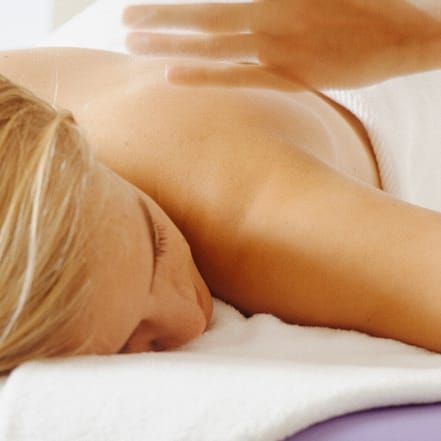 Massage mit Anti-Aging-Behandlung Berlin OXGE.com Special Offers, Deals & Discounts in Germany