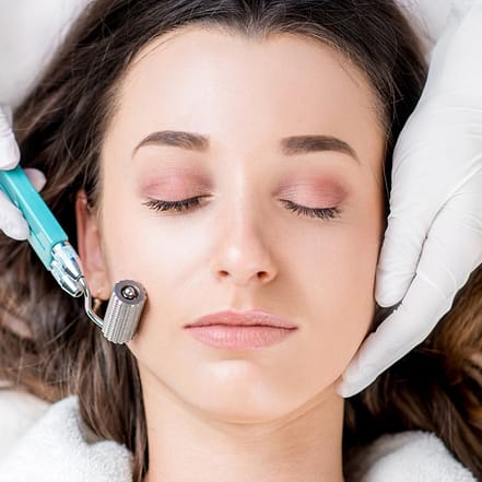 Genieße ein 60-minütiges Microneedling mit Hyaluron für dein Gesicht Frankfurt OXGE.com Special Offers, Deals & Discounts in Germany