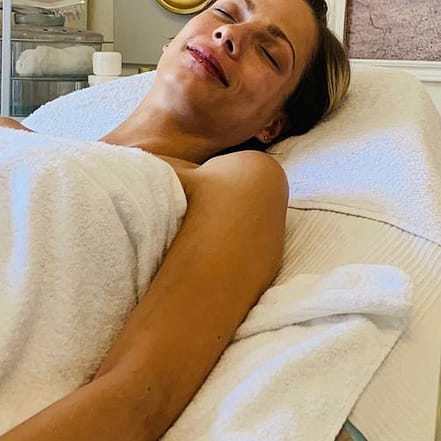 Microneedling opt. mit Anti-Aging-24K-Treatment oder Aquafacial Münster OXGE.com Special Offers, Deals & Discounts in Germany
