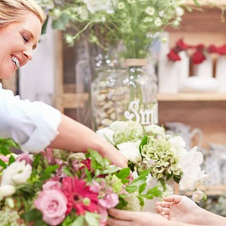Muttertag Special: Blumengestecke selber binden für 1 oder 2 Personen Frankfurt OXGE.com Special Offers, Deals & Discounts in Germany