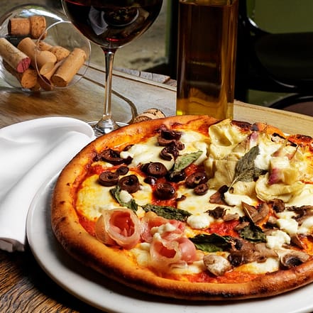 Pizza oder Pasta inkl. Salat und 1 Glas Wein Berlin OXGE.com Special Offers, Deals & Discounts in Germany