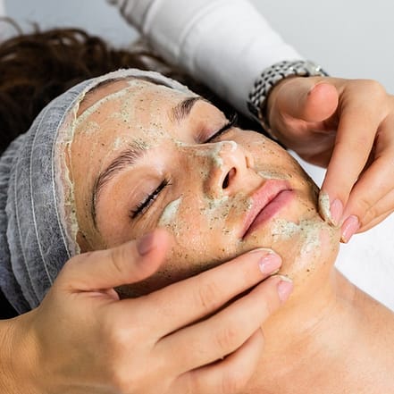Strahlend schön: Entdecke das Geheimnis der Diamant-Mikrodermabrasion Berlin OXGE.com Special Offers, Deals & Discounts in Germany