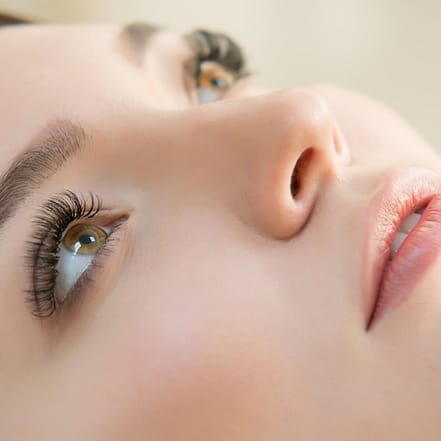Bis zu 43% Rabatt auf den Wimpern bei Luxury Beauty By Walaa Essen OXGE.com Special Offers, Deals & Discounts in Germany
