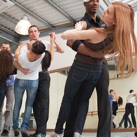 Tanze zu den Rhythmen von Kizomba in der Tanzschule Schröder Aachen OXGE.com Special Offers, Deals & Discounts in Germany