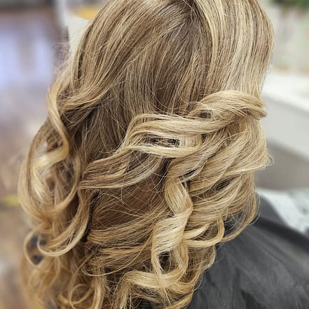 Waschen & Föhnen, opt. mit Styling / Haarschnitt / Ansatzfarbe – Damen München OXGE.com Special Offers, Deals & Discounts in Germany