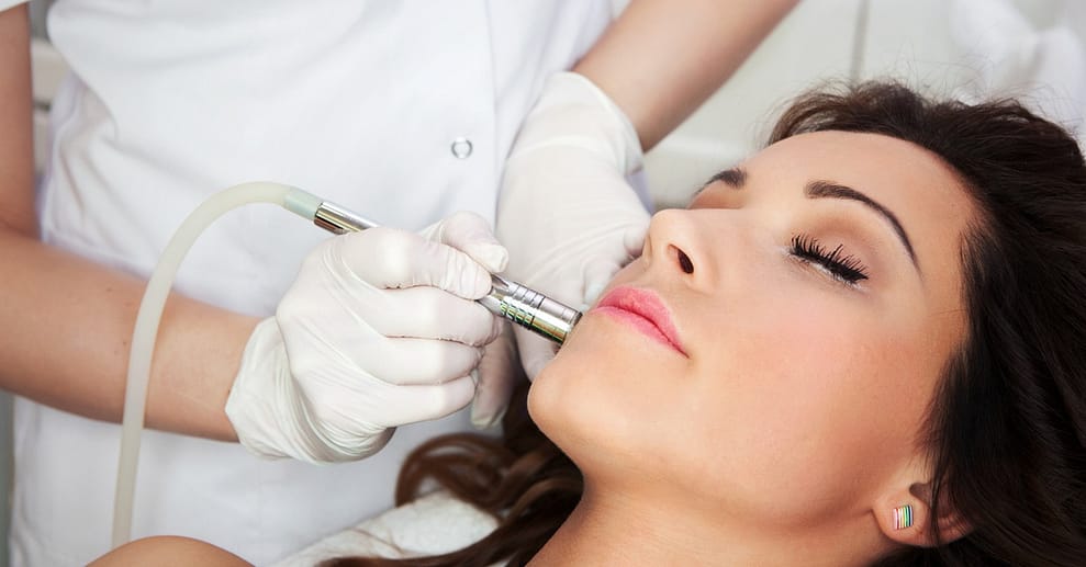 1 oder 2 BB-Glow-Gesichtsbehandlungen oder Microneedling für 1 Person München OXGE.com Special Offers, Deals & Discounts in Germany