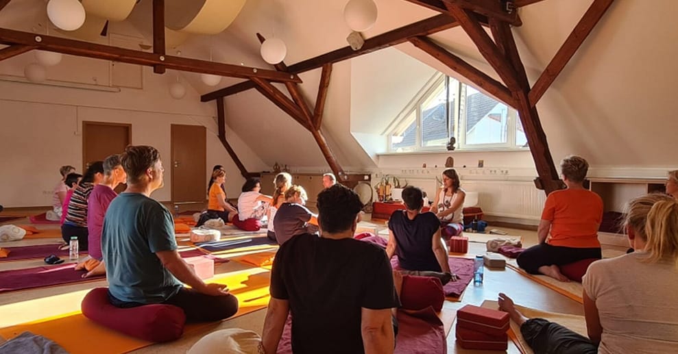 1 oder 2 Yoga-Stunden für 1 – 3 Personen Frankfurt OXGE.com Special Offers, Deals & Discounts in Germany