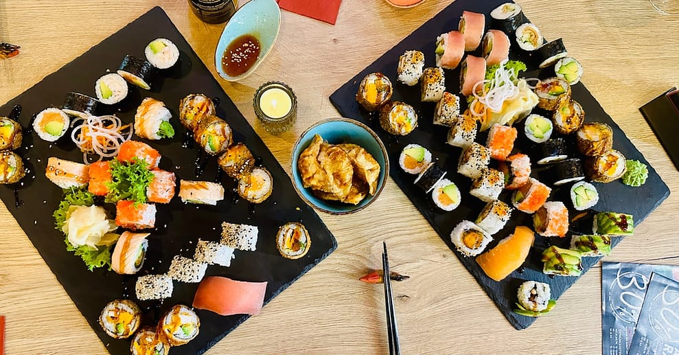 2-Gänge Sushi-Menü mit großer Sushiplatte für 2 oder 4 Personen Berlin OXGE.com Special Offers, Deals & Discounts in Germany