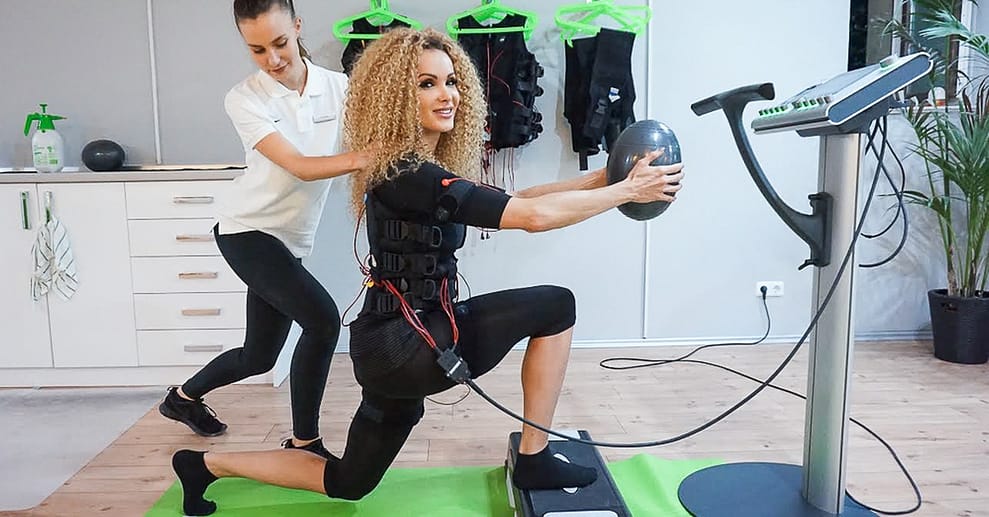 3 o. 5 EMS-Trainingseinheiten inkl. Körperanalyse und Sportbekleidung Berlin OXGE.com Special Offers, Deals & Discounts in Germany