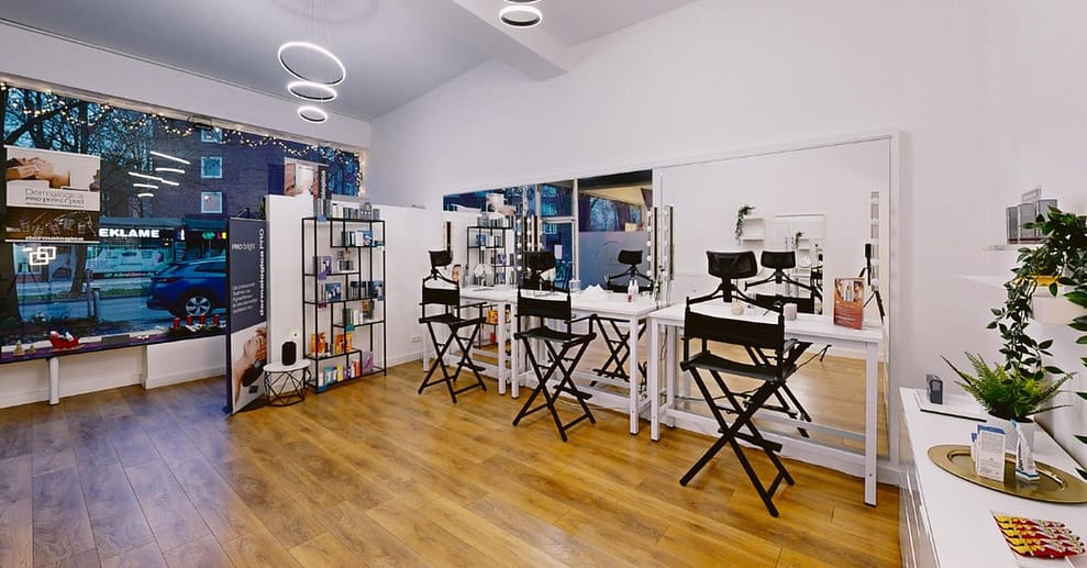 30-75 Min. Mikrodermabrasion, opt. + Fruchtsäurepeeling & Ausreinigung Hamburg OXGE.com Special Offers, Deals & Discounts in Germany