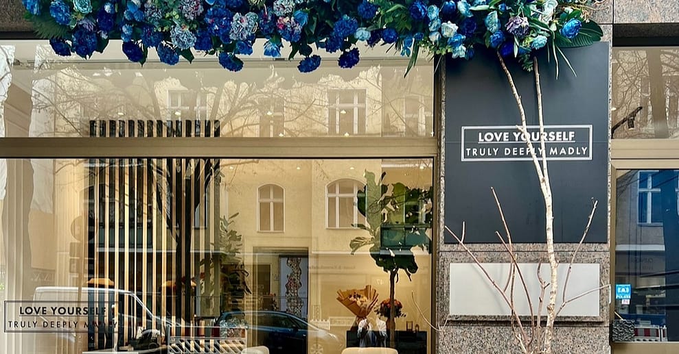 30 Min. Premium Maniküre oder SPA Pediküre (ohne Lack) für 1 Person Berlin OXGE.com Special Offers, Deals & Discounts in Germany