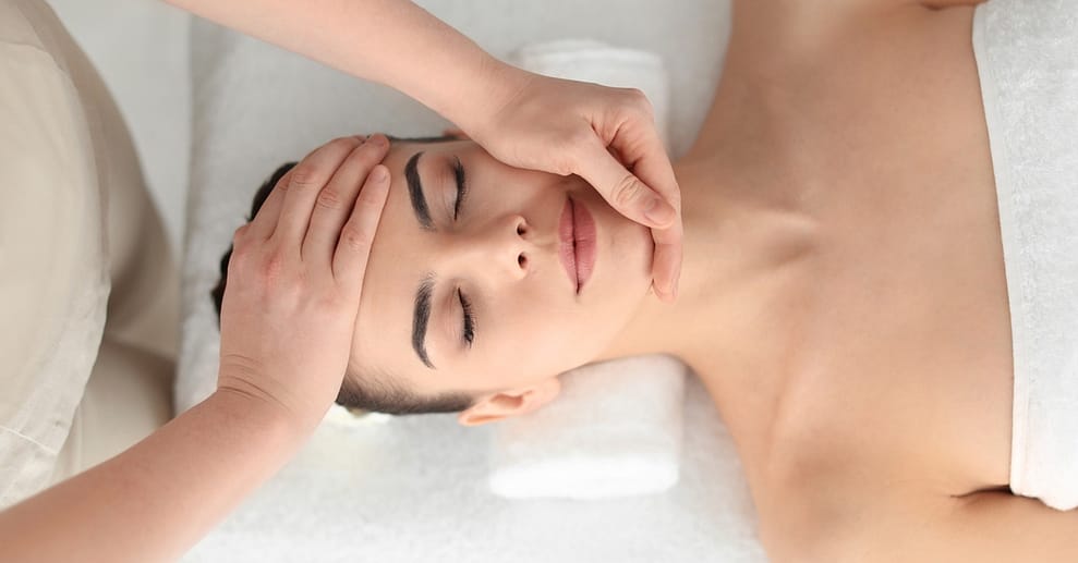 45 Min. klassische Gesichtsbehandlung bei Mora Laser Berlin OXGE.com Special Offers, Deals & Discounts in Germany