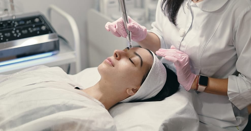 60 Min. Gesichtsbehandlung mit Diamant-Mikrodermabrasion Frankfurt OXGE.com Special Offers, Deals & Discounts in Germany
