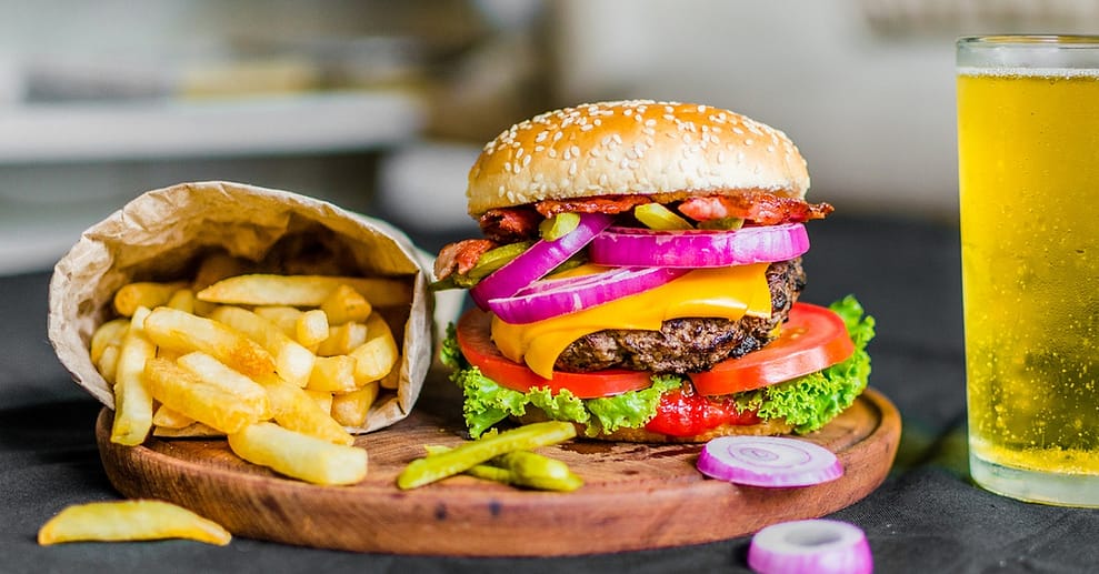 Burger-Menü mit Burger nach Wahl inkl. Getränk, Pommes frites und Dips Essen OXGE.com Special Offers, Deals & Discounts in Germany
