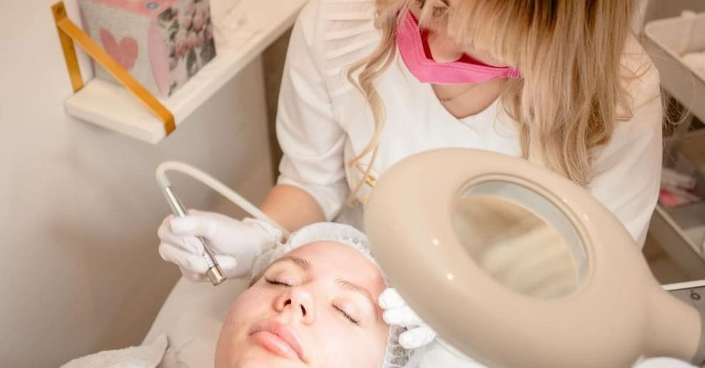 Diamant-Mikrodermabrasion für strahlende Haut und Eigenregeneration Frankfurt OXGE.com Special Offers, Deals & Discounts in Germany