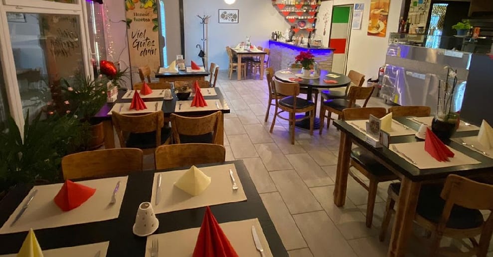 Italienisches 3-Gänge-Menü mit Pizza oder Pasta für 2 oder 4 Personen Essen OXGE.com Special Offers, Deals & Discounts in Germany