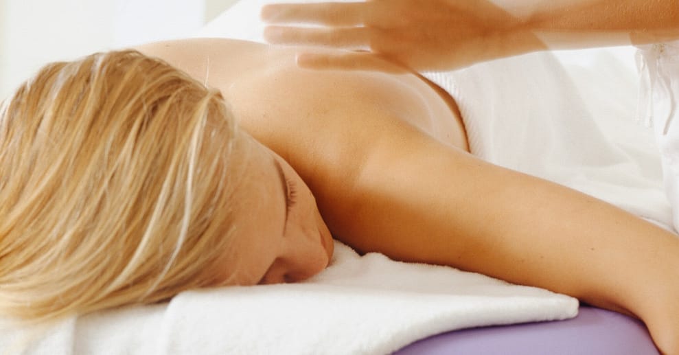 Massage mit Anti-Aging-Behandlung Berlin OXGE.com Special Offers, Deals & Discounts in Germany