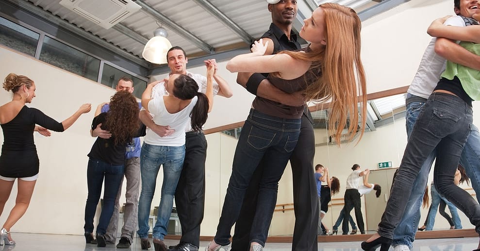 Tanze zu den Rhythmen von Kizomba in der Tanzschule Schröder Aachen OXGE.com Special Offers, Deals & Discounts in Germany