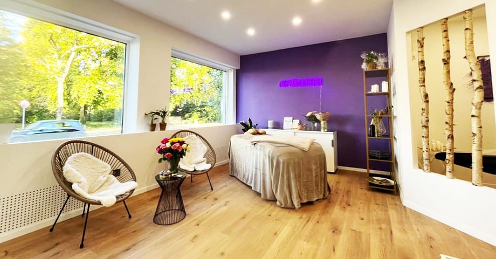 Wimpern- oder Augenbrauen-Behandlung für 1 Person München OXGE.com Special Offers, Deals & Discounts in Germany