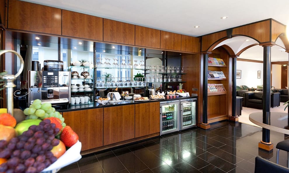 Entspanne vor deinem Flug in der Luxx Lounge mit Snacks, Drinks uvm. Frankfurt OXGE.com Special Offers, Deals & Discounts in Germany